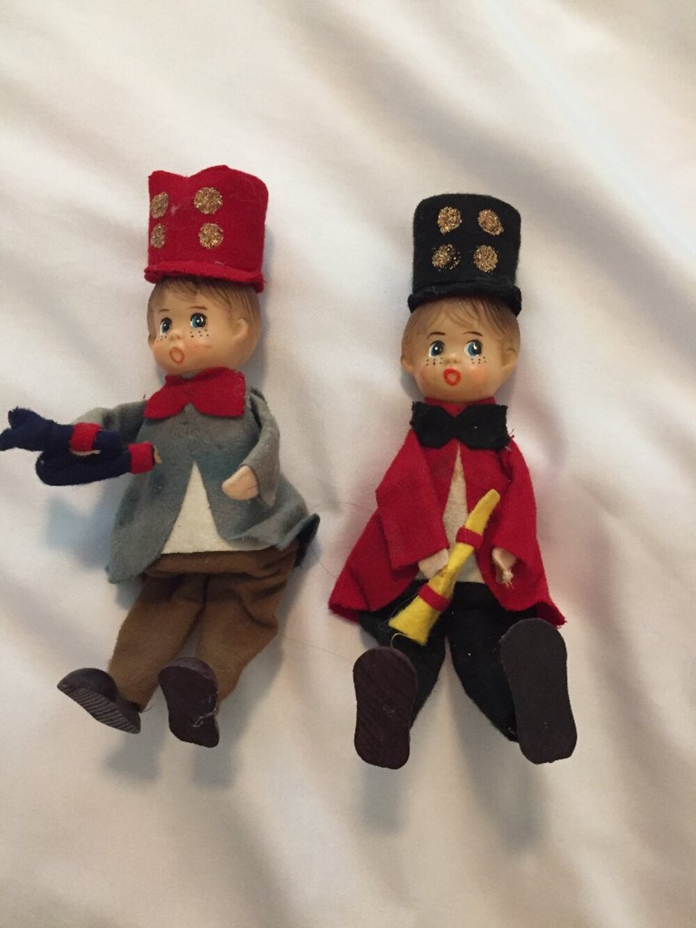 Vintage Japan Pixie/Elf w/ Top Hat 8” Musician Caroler Paper Label Sitting Pair